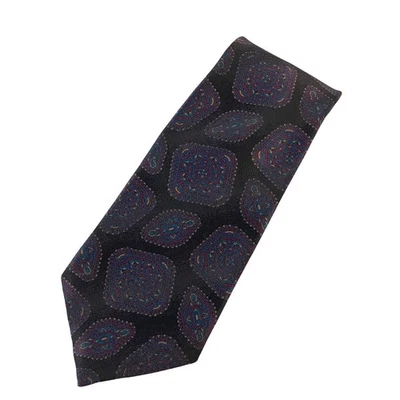 00240 - Corbata geométrica Wembley medallón para hombre negra roja azul de colección hecha en EE. UU. Foto 1 de 4