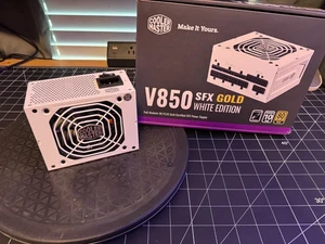 Cooler Master V850 SFX Full-Modular 80 Plus Gold Certyfikowany zasilacz (biała edycja) - Zdjęcie 1 z 2