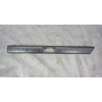 Panel de moldura de puerta alféizar ventana trasera derecha BMW E28 serie 5 1982-1988 dañado OEM Foto 1 de 4