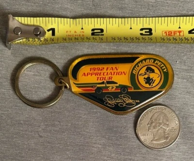 #43 RICHARD PETTY 1992 Fan Appreciation Keychain, Racing NASCAR Keyring Race Car - Image 1 of 4