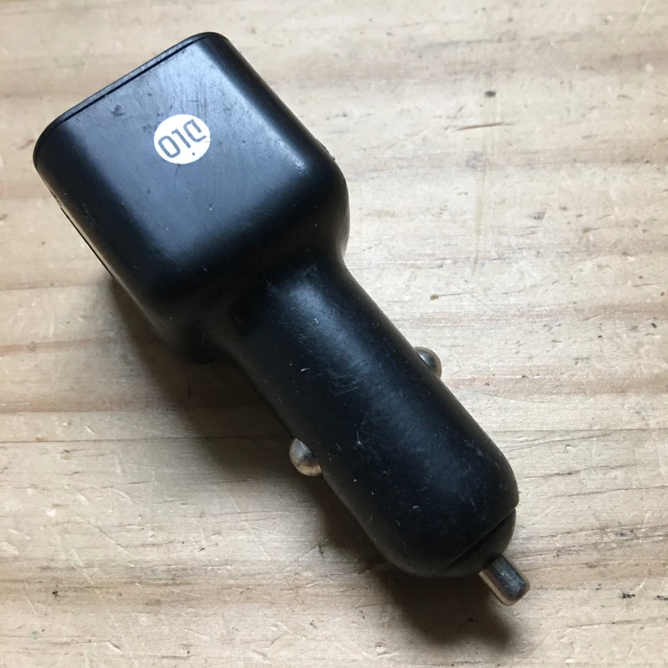 Carregador de carro Philips DLV2201/17 DLO USB preto - Imagem 1 de 4