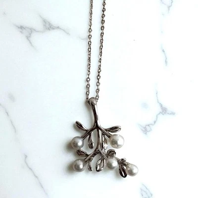 MIKIMOTO Olive Pearl Necklace Silver Genuine Excellent Condition Used From Japan - Image 1 of 4