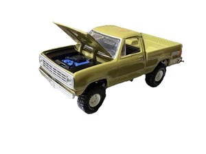 M2 Machines, 1974 Dodge W200 Power Wagon, R92, 24-89, LN! - Picture 1 of 3