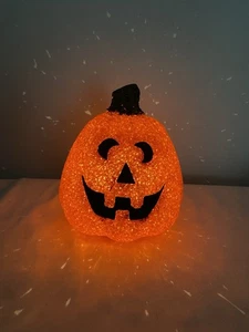 Palomitas de plástico fundido calabaza Jack O Lantern iluminadas de Halloween de 6,5” Batería - Imagen 1 de 7