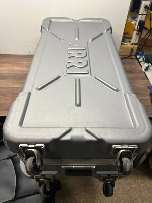 Estuche 3 luces ARRI 650, puertas de granero, sin soportes Foto 1 de 4