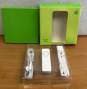Apple iPod Shuffle 1. Generation 2005 (512 MB) M9724LL/A neuwertig - braucht Akku - Bild 1 von 11