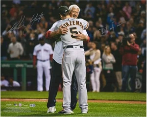 Carl Yastrzemski/Mike Yastrzemski Red Sox & Giants Signed 16x20 Hugging Photo - Picture 1 of 1