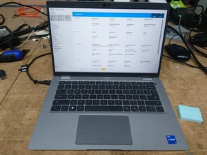 Dell Latitude 5430 14" i5-1235U 16 GB de RAM sin sistema operativo/SSD *DAÑADO* - Imagen 1 de 6