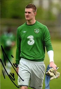 IRELAND, DONCASTER, MAN CITY & DUNDEE: IAN LAWLOR SIGNED 6x4 ACTION PHOTO+COA - Picture 1 of 1