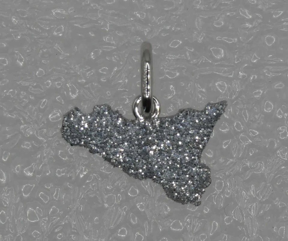 Ciondolo a Forma di Sicilia mm 10X15 con Smalto Glitter Argento in Argento 925 - Immagine 1 di 1