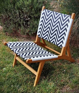 Mid-Century Synthetic Rattan Lounge Chair in Blk & White - Bowman Inspired Style - Picture 1 of 5