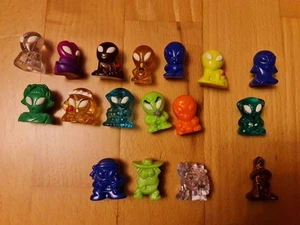Gogo's Crazy Bones Aliens bundle 17 Toy Figures Gogo Various Bundle Toys - Picture 1 of 3
