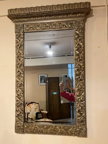 19th Century Antique Giltwood Mirror With High Relief Intricate Foliate Carvings Cover