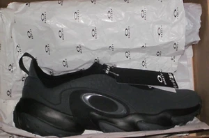 OAKLEY EDGE ICON SIZE 12 GOLF SHOES NIB BLACK BLACKOUT - Picture 1 of 3
