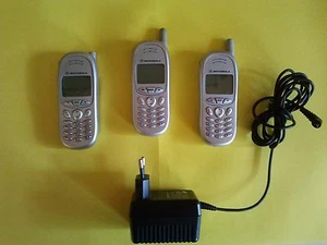 3 alte Motorola Handy´s (defekt) - Bild 1 von 5