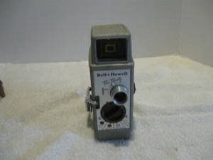 Vintage Bell & Howell Two Twenty 8mm MOVIE CAMERA with case - Picture 1 of 10