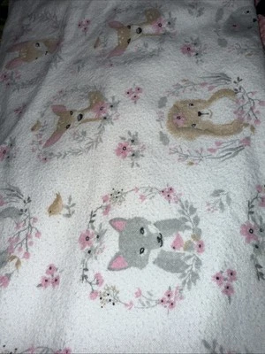 Manta rosa bebé franela animal bosque blanco borde ganchillo cabaña Lovey- Foto 1 de 4