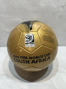 FIFA SOUTH AFRICA WORLD CUP 2010 SOCCER FOOTBALL OFFICIAL EMBLEM AND MASCOT BALL - Picture 1 of 8