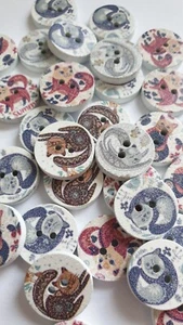 100 Knöpfe weiß bunt  Katze  Ø15mm Holz Knopf Bastelknöpfe Dekoknöpfe Holzknöpfe - Bild 1 von 2