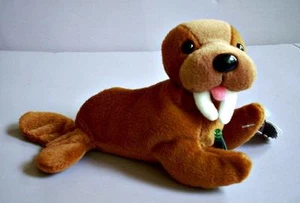 1998 Collectible Coca Cola Bean Bag Plush Walrus w Bottle of Coke #0135 NWT - Picture 1 of 7