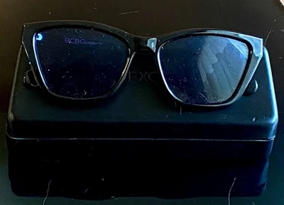 BCBG ENER (TM) WOMEN’S FASHION SUNGLASSES PRIOWNED IN GREAT 👍 CONDITION • - Image 1 of 4