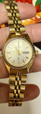 Винтажные кварцевые женские золотистые часы Citizen GN-4W-S с новым аккумулятором работают - Изображение 1 из 4