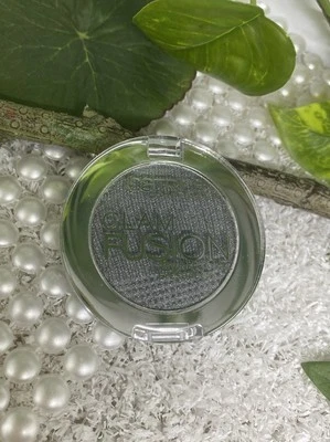 Catrice GLAM FUSION POWDER TO GEL EYE SHADOW Lidschatten 050 #Ashtag grau 3,3 g - Bild 1 von 3