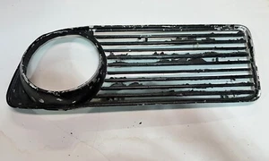 Faro delantero BMW 2002 parrilla moldura envolvente lado pasajero 1972 - Imagen 1 de 6