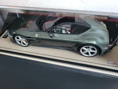 FERRARI 12 CILINDRI 1/18 Verde Toscana MR COLLECTION MODELS FE043SE - Immagine 1 di 2