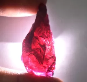 70,05 Karat natürlicher rotbrauner Painit Edelstein Sammlung Präparat grob E7534 - Bild 1 von 6