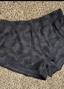 Altar’d State Revival black camo shorts size M - Picture 1 of 2