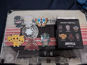 Godzilla Kaiju Monster Spille Smaltate Scatola Pranzo Mothra Mechagodzilla *NO BOX*  - Foto 1 di 14