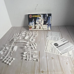 ✅ Vintage 1978 Airfix S41-69 Astronauts HO - 00 Scale 57 Piece - NIB Complete!! - Picture 1 of 4