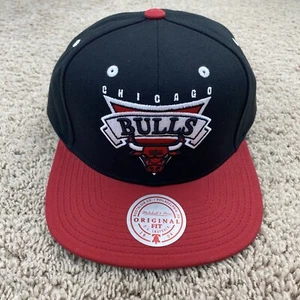 Chicago Bulls Hat Mitchell & Ness 2 Tone Black Retro Badge OG Snapback NBA Cap - Picture 1 of 7