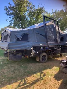 Camper trailer 4x4 - Picture 1 of 18