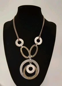 Avon Mixed Metal Textured Circles Necklace Two Tone - Bronze And Silver Tone - Picture 1 of 3