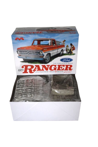 Moebius Models 1/25 1971 Ford Ranger XLT Pickup Model Kit