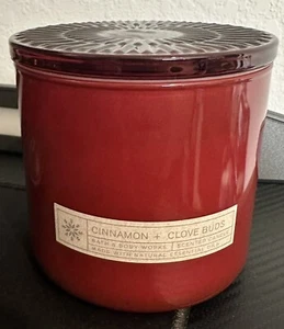 Bath & Body Works Cinnamon + Clove Buds 3 Wick Candle Iridescent glass lid New - Picture 1 of 6