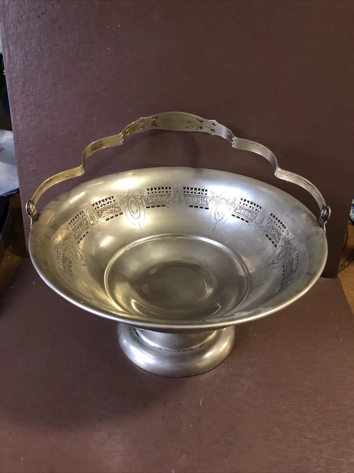 Stunning Vintage Empire Art Silver Nickel Silver Reticulated Fruit Basket - Image 1 of 4