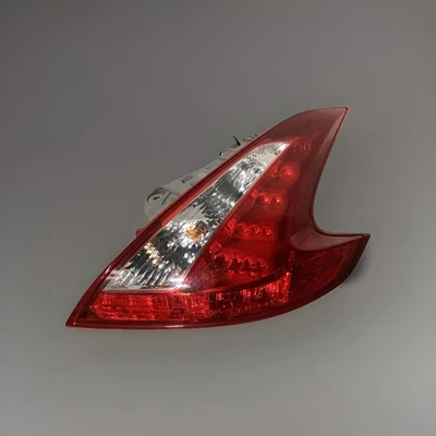 Luz trasera derecha Nissan 370z 2009-2011 2012 2013 2014 2015 2016 2017 usada original Foto 1 de 4
