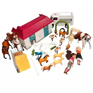 Schleich Pferde Spielset mit Sanitätswagen Stall, Puppen und Pferde - Bild 1 von 20
