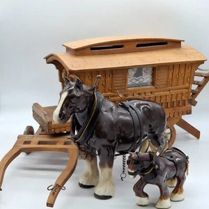Caravana/carro gitano romaní de madera vintage modelo hecho a mano con caballos de comarca - Imagen 1 de 18