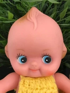 8 IN KEWPIE DOLL ORIGINAL 1960s NOSTALGIC KITSCHY COLLECTIBLE + CROCHET OUTFITS - Picture 1 of 24