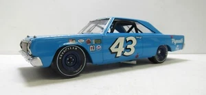 FRANKLIN MINT - Richard Petty Belvedere 1967 PLYMOUTH with Original Box 1:24 - Picture 1 of 12