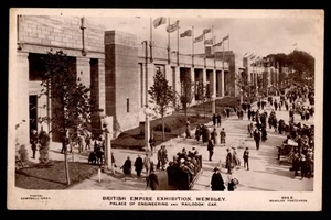 WEMBLEY EXHIBITION 1924, PALACE OF ENGINEERING & RAILODOK CAR REAL PHOTO BEAGLES - Picture 1 of 2