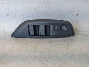 TOYOTA YARIS 2020-2021 ELECTRIC WINDOW SWITCH FRONT RIGHT 84040-0D030 - Picture 1 of 9