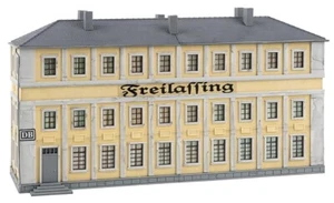 Edificio administrativo Faller 120083 DB Freilassing 335 x 122 x 183 mm NUEVO EMBALAJE ORIGINAL 1:87 - Imagen 1 de 4