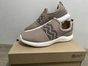 New Clarks Cloudsteppers Athletic Leisure Slip Ons Nova Way sz 12 Shoes - Picture 1 of 17