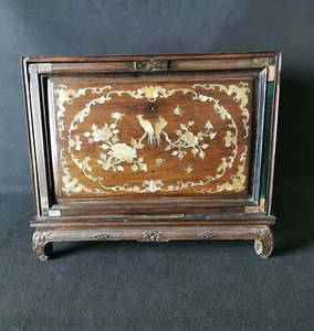 Antiquariato orientale Armadietto in legno con intarsi in madreperla XIX secolo - Picture 1 of 16