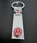Porte-clés élégant VW Volkswagen - finition miroir élégant dalle métallique design, logo ROUGE